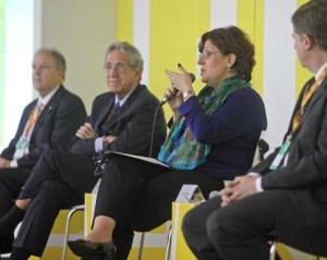 Professora da USP e pesquisadora Cnpq, Mônica Ferreira do Amaral Porto, ministra palestra técnica no 7º Encontro de Inovação da Cesan - Foto: Divulgação.  