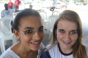 Maria Delboni e Julia Gobbo, estudantes da Escola Estadual "Irmã Maria Horta"